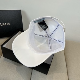 PRADA 2025 ранневесенняя модель бейсболки с жестким козырьком и т