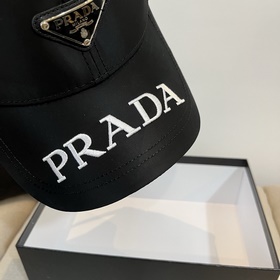 PRADA 2025 ранневесенняя модель бейсболки с жестким козырьком и т