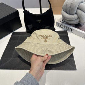Рыбацкая шляпа Prada Оригинальный дизайн, привлекающий внимание И