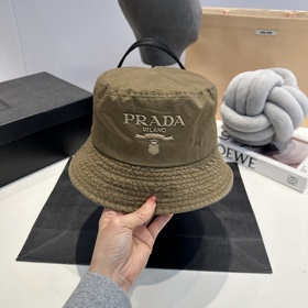 Рыбацкая шляпа Prada Оригинальный дизайн, привлекающий внимание И