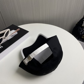 PRADA Пrada Новая бейсболка, версия для покупки через посредника!
