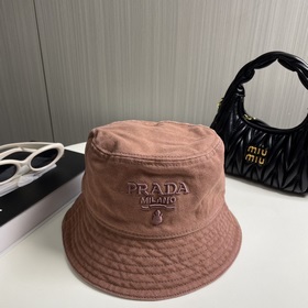 Рыбацкая кепка Prada с вышитыми буквами Оригинальный дизайн, прив
