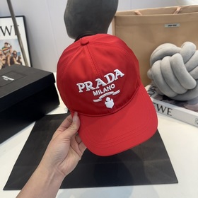 Prada 2025 ранневесенняя модель брендовой бейсболки, классическая