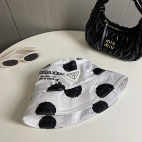 【RADA Prada】 Новая рыбацкая кепка с треугольным козырьком в горош