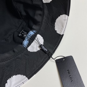 【RADA Prada】 Новая рыбацкая кепка с треугольным козырьком в горош