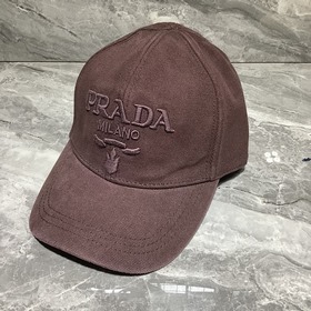 Пrada бейсболка