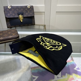 Новейшая шерстяная вязаная шапка от официального сайта PRADA, точ