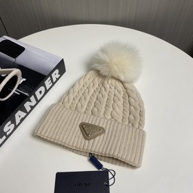Классическая шерстяная шапка Prada из высококачественной шерсти, 
