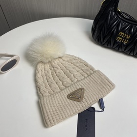 Классическая шерстяная шапка Prada из высококачественной шерсти, 