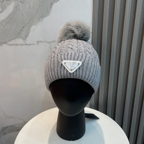 Классическая шерстяная шапка Prada из высококачественной шерсти,