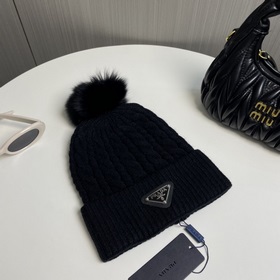 Классическая шерстяная шапка Prada из высококачественной шерсти, 