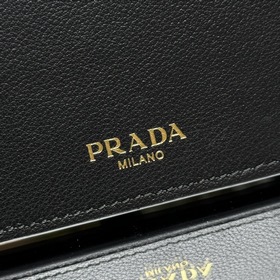 【Высококачественный оригинал】 Новый кожаный бумажник PRADA. Класс