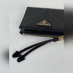 Кошелек P для мужчин и женщин, модель 1ML050, изготовлен из черно