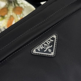 【Высочайшее качество】 Pradα популярная сумка на грудь, средний ра