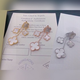 VCA Van Cleef & Arpels Четырехлистный клевер с четырьмя цветк