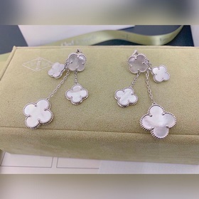 VCA Van Cleef & Arpels Четырехлистный клевер с четырьмя цветк