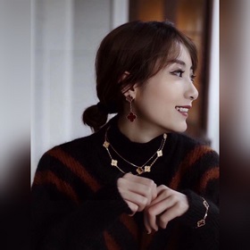 Новинка от Van Cleef & Arpels! Тщательно изготовленные серьги