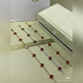 Мини-шестилепестковый красный агат Vca Van Cleef & Arpels. Не
