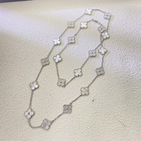 Уровень покупки VCA четырехлистный клевер Van Cleef & Arpels,