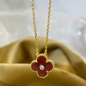 Van Cleef & Arpels Четырехлистный кулон с бриллиантами, натур