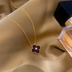 Van Cleef & Arpels Четырехлистный кулон с бриллиантами, натур