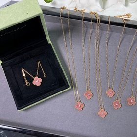 Vca Van Cleef & Arpels Рождественская лимитированная серия «Р