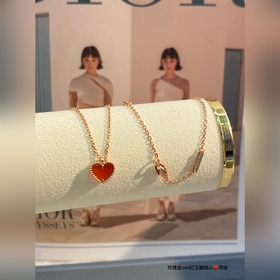 V-Gold-покрытый миндалевидный кулон сердоликом в форме сердца от 
