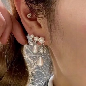 Vivienne Westwood Вивьен Вествуд Серьги Saturn Pearl, элегантный 