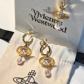 Серьги-гвоздики с жемчужинами от Vivienne Жемчужные серьги, подче