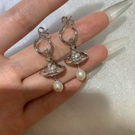 Серьги-гвоздики с жемчужинами от Vivienne Жемчужные серьги, подче