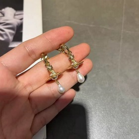 Серьги-гвоздики с жемчужинами от Vivienne Жемчужные серьги, подче