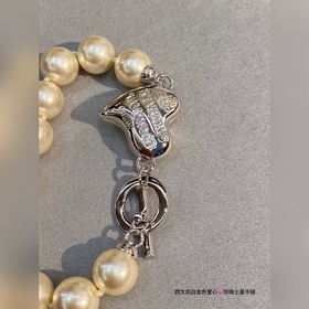 Ожерелье Vivienne Westwood Saturn Bracelet. Британский модельер, 