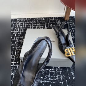 Покупка по доверенности  Balenciaga 25s весна-лето, новая модель