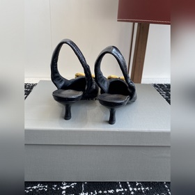 Покупка по доверенности  Balenciaga 25s весна-лето, новая модель