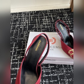 Покупка по доверенности  Balenciaga 25s весна-лето, новая модель