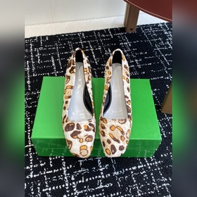Покупка по доверенности  Bottega Veneta 25ss Новая модель BV из