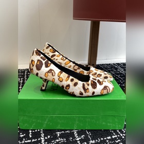 Покупка по доверенности  Bottega Veneta 25ss Новая модель BV из 