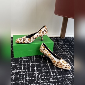 Покупка по доверенности  Bottega Veneta 25ss Новая модель BV из 