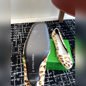 Покупка по доверенности  Bottega Veneta 25ss Новая модель BV из 