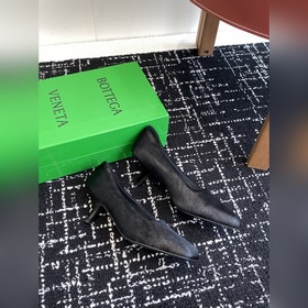Покупка по доверенности  Bottega Veneta 25ss Новая модель BV из 