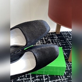 Покупка по доверенности  Bottega Veneta 25ss Новая модель BV из 