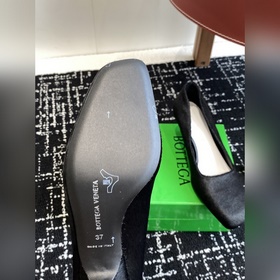 Покупка по доверенности  Bottega Veneta 25ss Новая модель BV из 