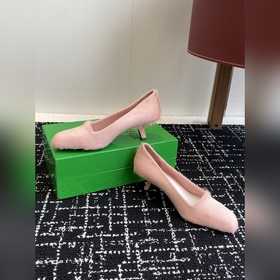 Покупка по доверенности  Bottega Veneta 25ss Новая модель BV из 