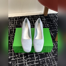 Покупка по доверенности  Bottega Veneta 25ss Новая модель BV из