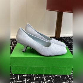 Покупка по доверенности  Bottega Veneta 25ss Новая модель BV из 