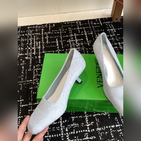 Покупка по доверенности  Bottega Veneta 25ss Новая модель BV из 