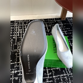 Покупка по доверенности  Bottega Veneta 25ss Новая модель BV из 