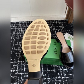 Услуги покупке товаров  Bottega Venet, новейшая модель летних же