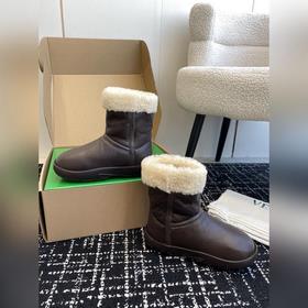Услуги покупке товаров  Bottega Venet представляет обновленную м