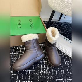 Услуги покупке товаров  Bottega Venet представляет обновленную м